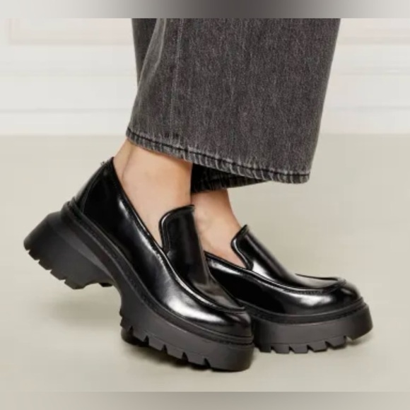 MICHAEL MICHAEL KORS
Shiloh Leather Loafer  Black Size 8.5 - Picture 8 of 12